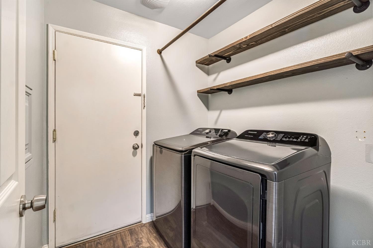 960 Geneva Dr, Lemoore, CA 93245