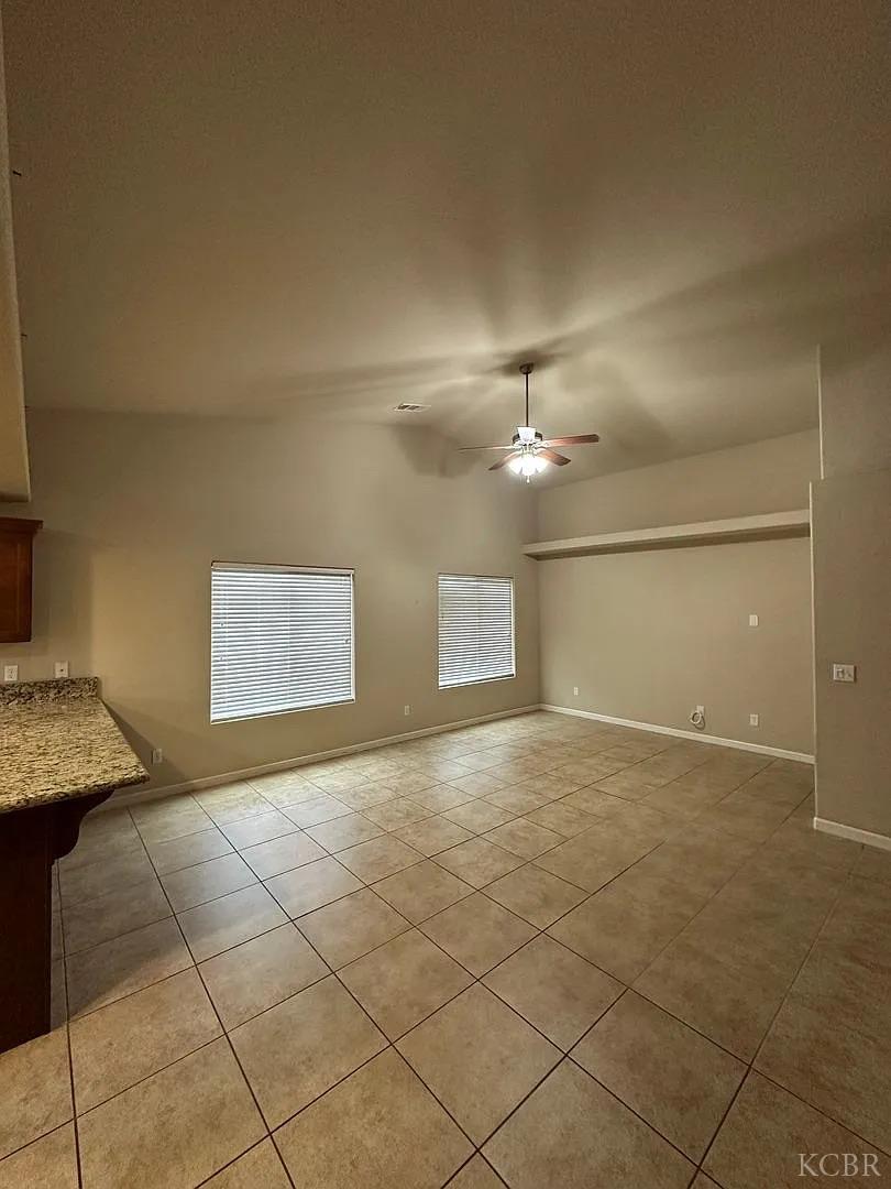 3107 W Oriole Ave, Visalia, CA 93291