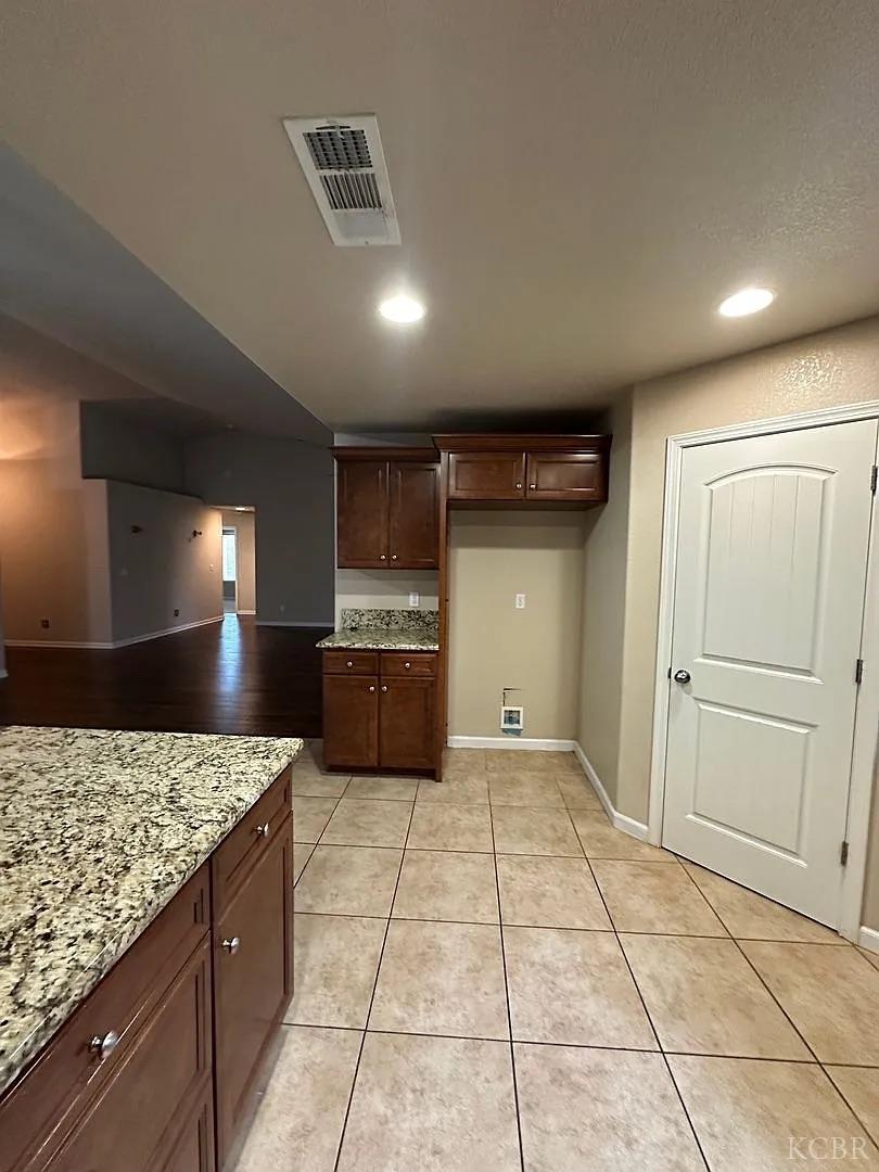 3107 W Oriole Ave, Visalia, CA 93291