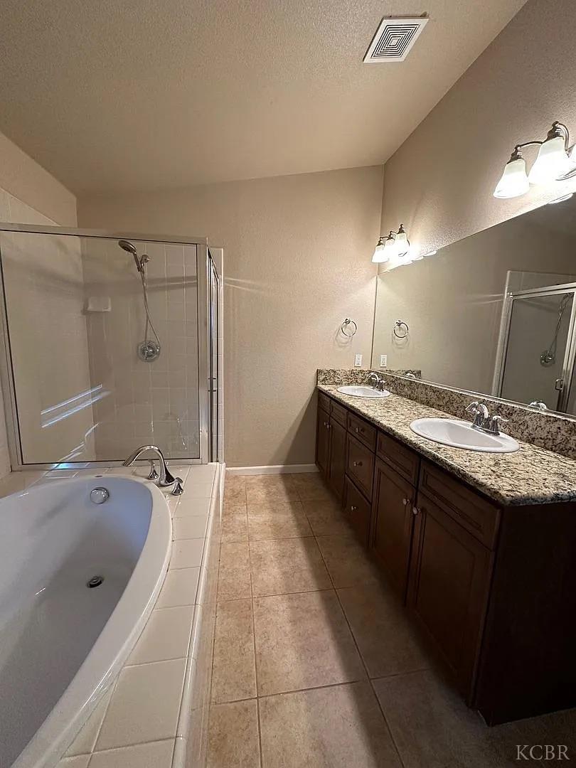 3107 W Oriole Ave, Visalia, CA 93291