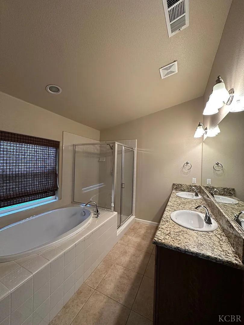 3107 W Oriole Ave, Visalia, CA 93291