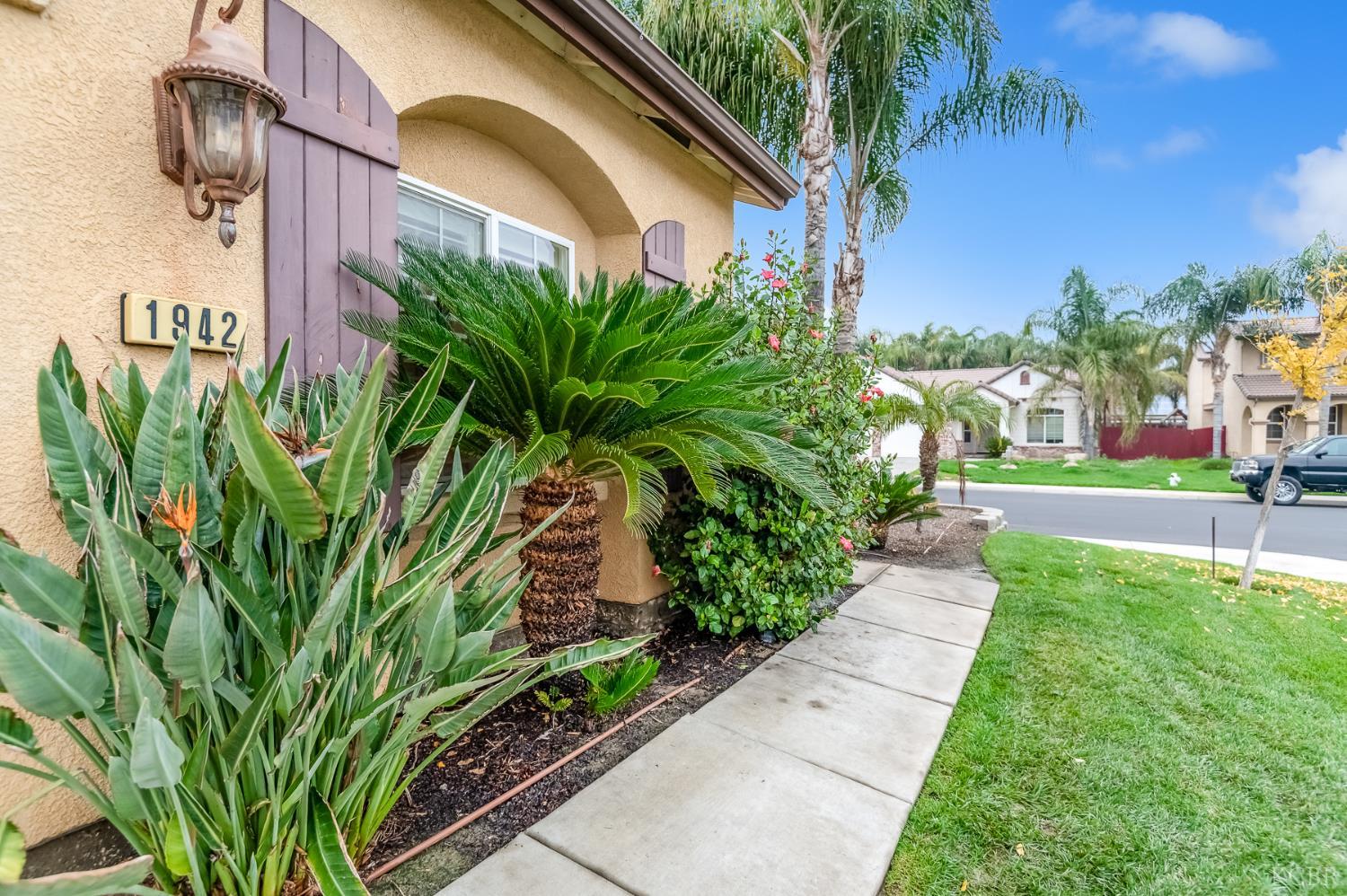1942 N Sonoma Ct, Hanford, CA 93230