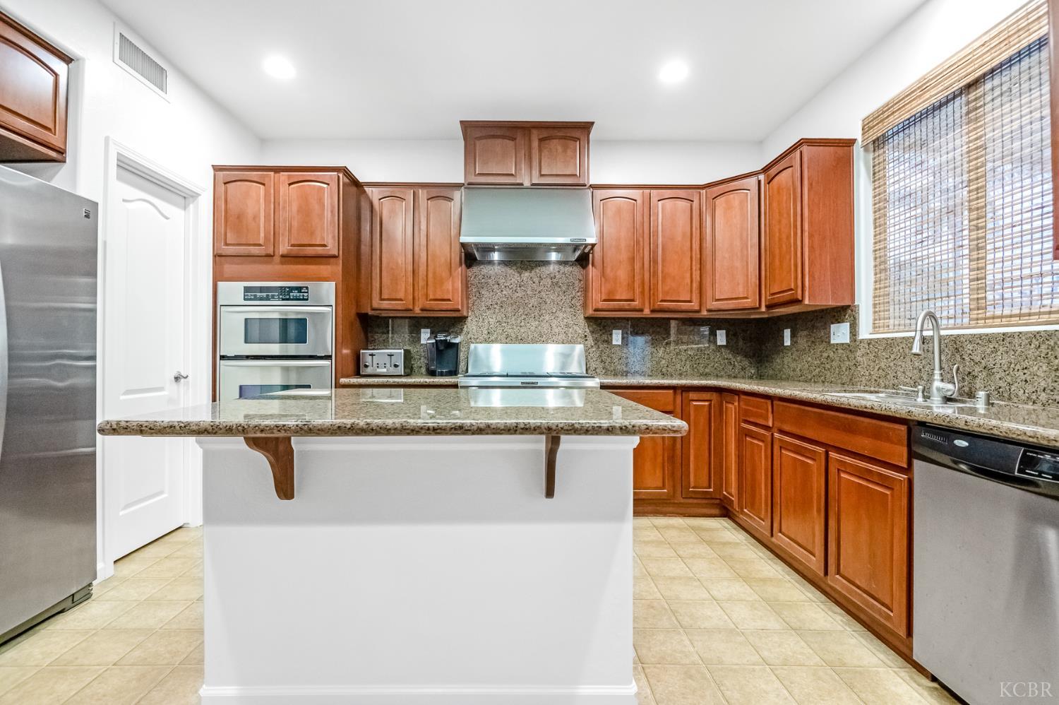 1942 N Sonoma Ct, Hanford, CA 93230