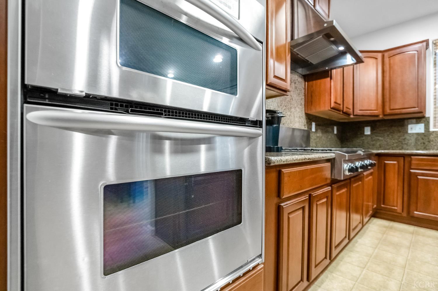 1942 N Sonoma Ct, Hanford, CA 93230