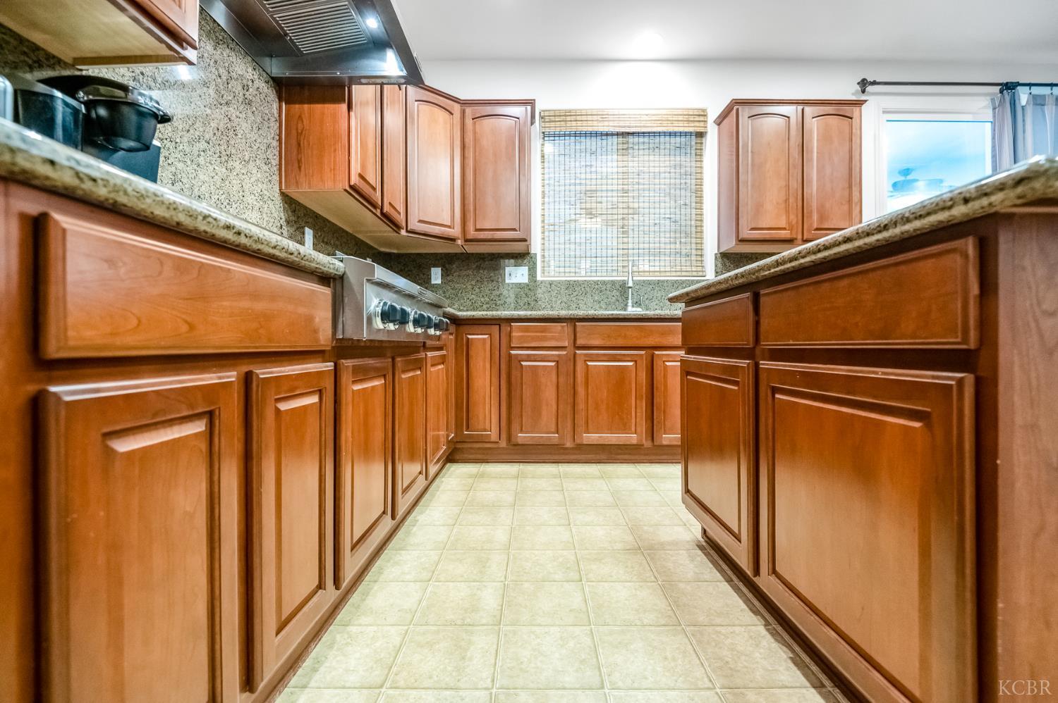 1942 N Sonoma Ct, Hanford, CA 93230