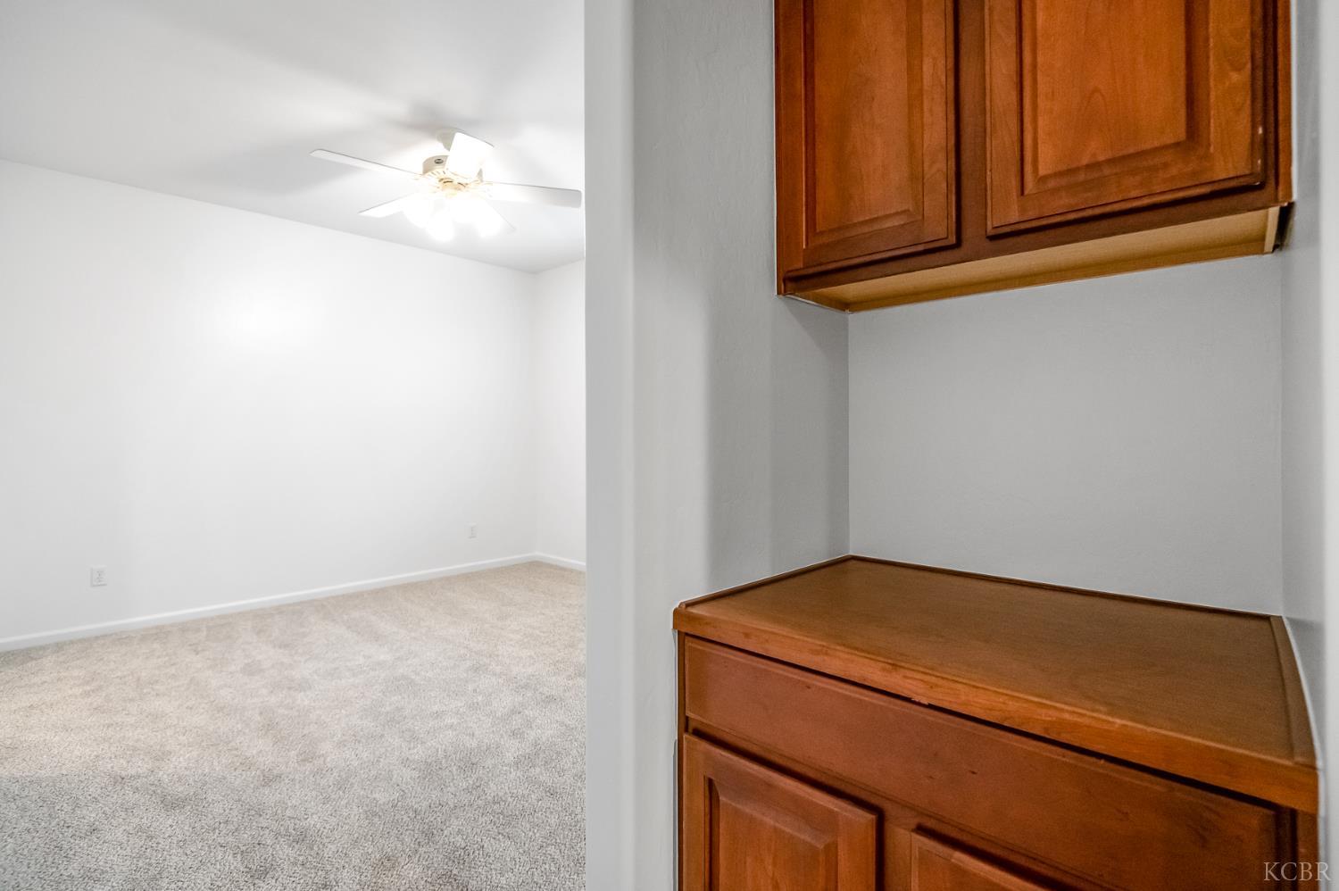 1942 N Sonoma Ct, Hanford, CA 93230