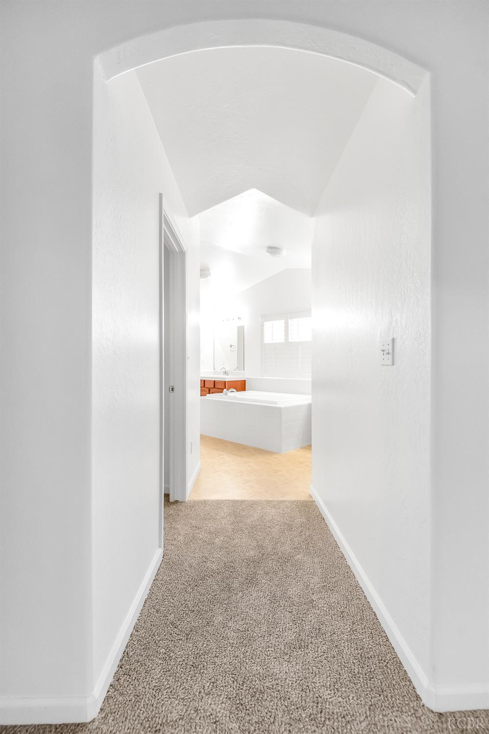 1942 N Sonoma Ct, Hanford, CA 93230