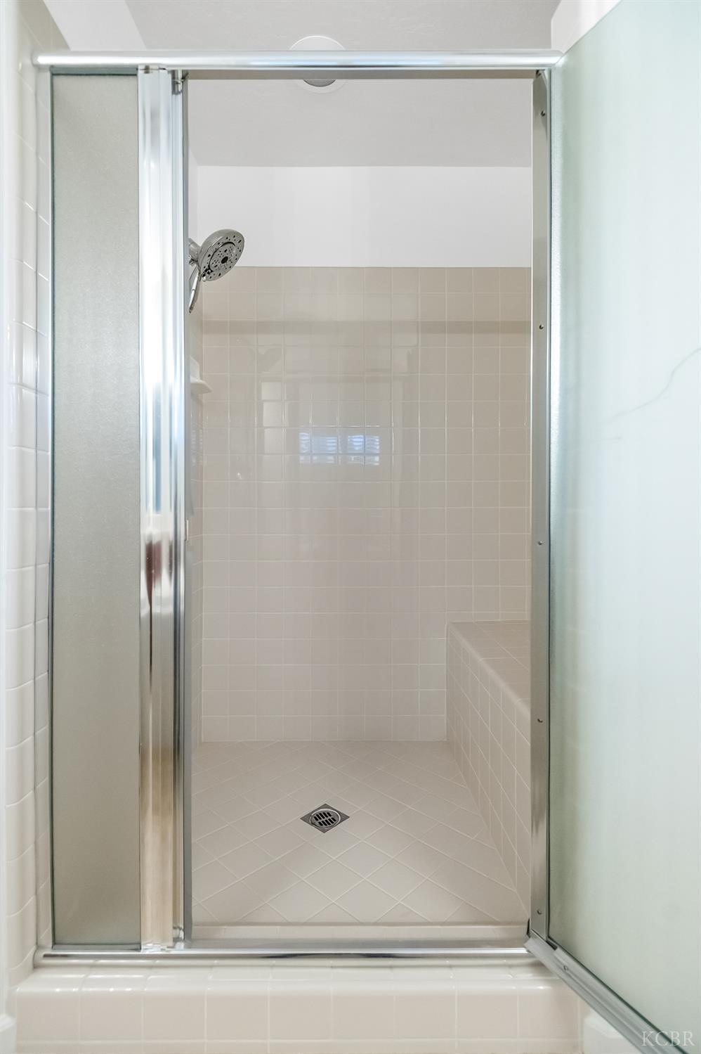 1942 N Sonoma Ct, Hanford, CA 93230