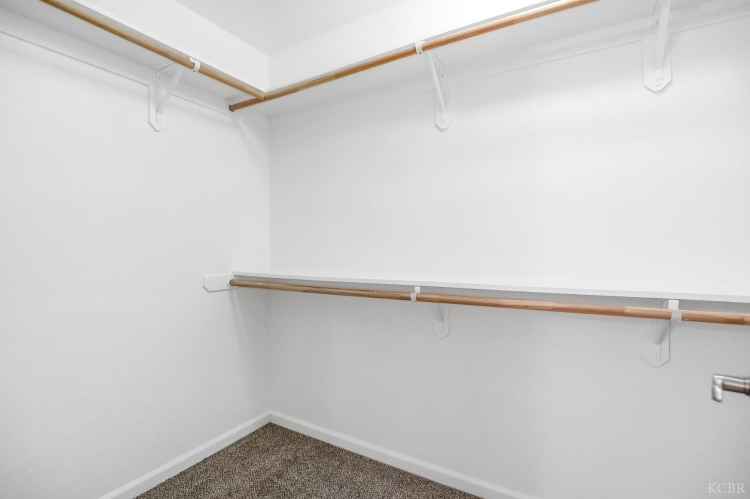 1942 N Sonoma Ct, Hanford, CA 93230