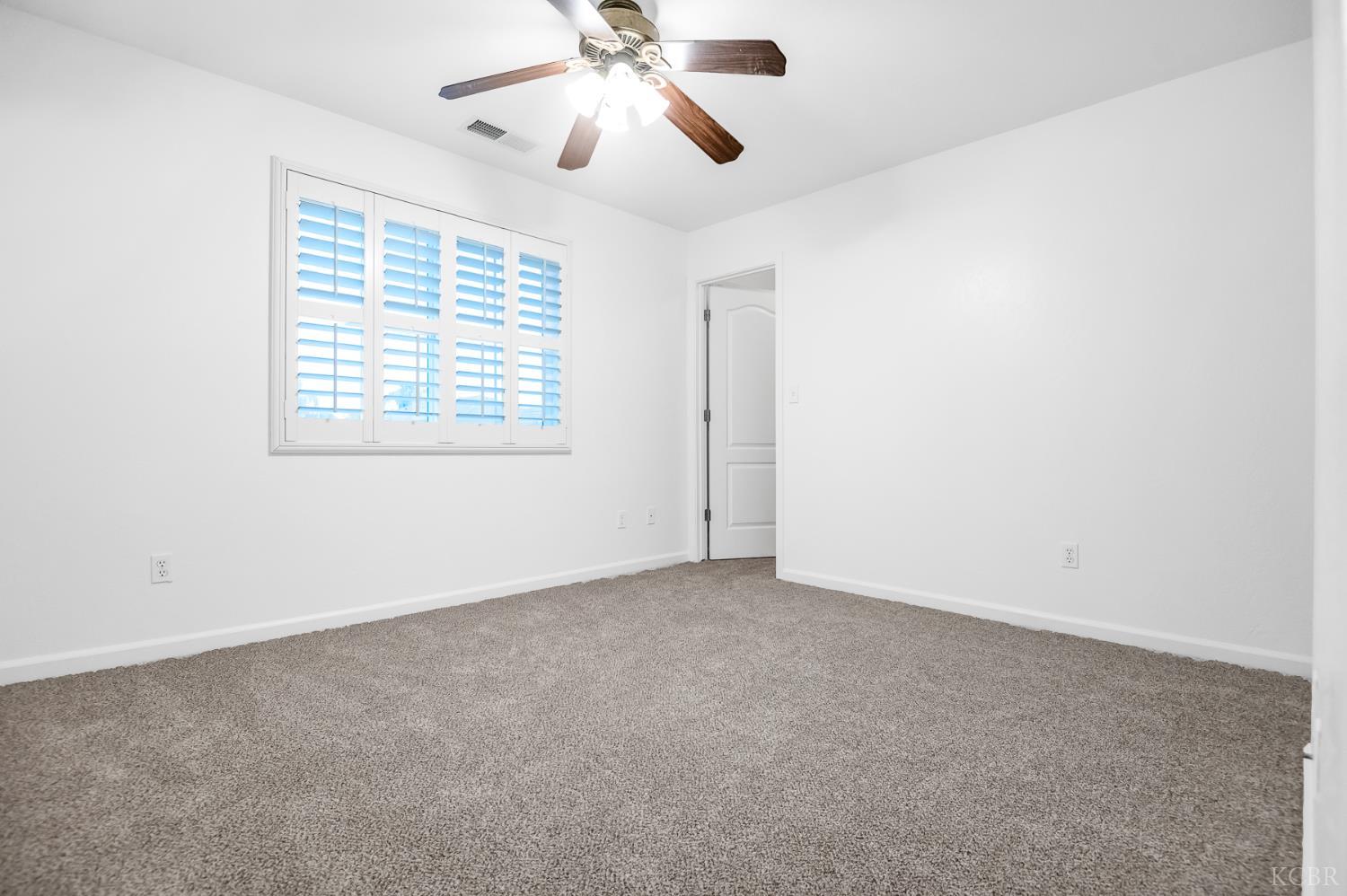 1942 N Sonoma Ct, Hanford, CA 93230