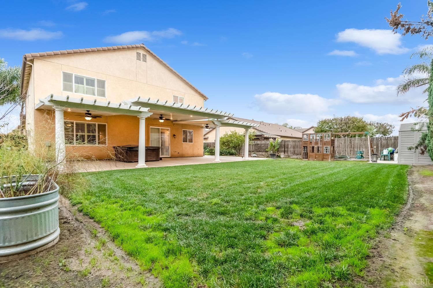 1942 N Sonoma Ct, Hanford, CA 93230