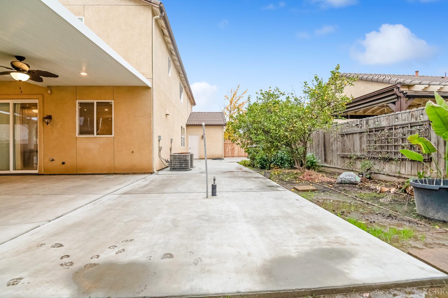 1942 N Sonoma Ct, Hanford, CA 93230