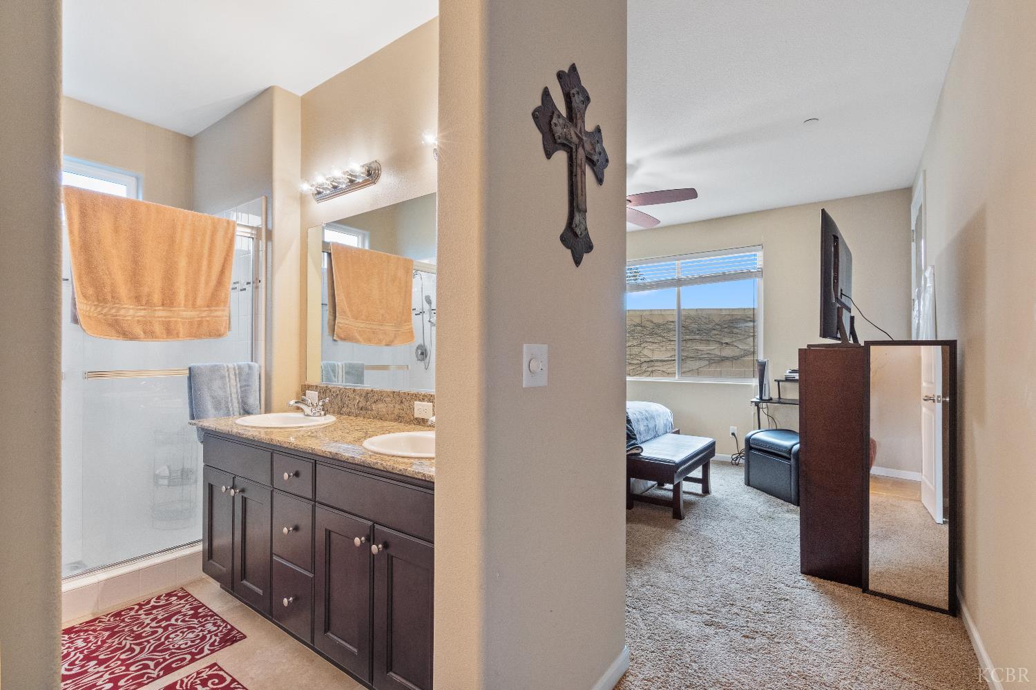 1798 Ambassador Way, Hanford, CA 93230