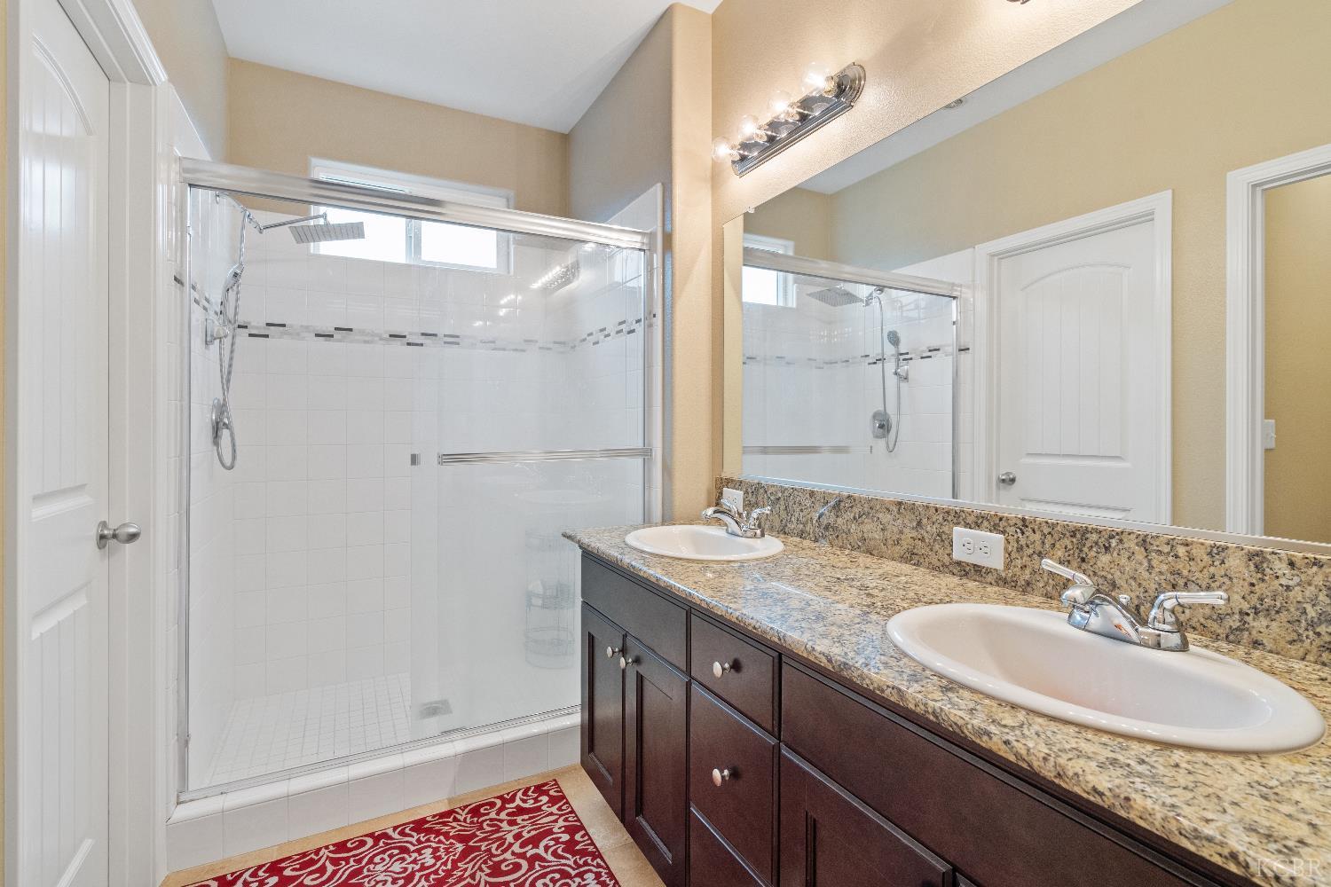 1798 Ambassador Way, Hanford, CA 93230