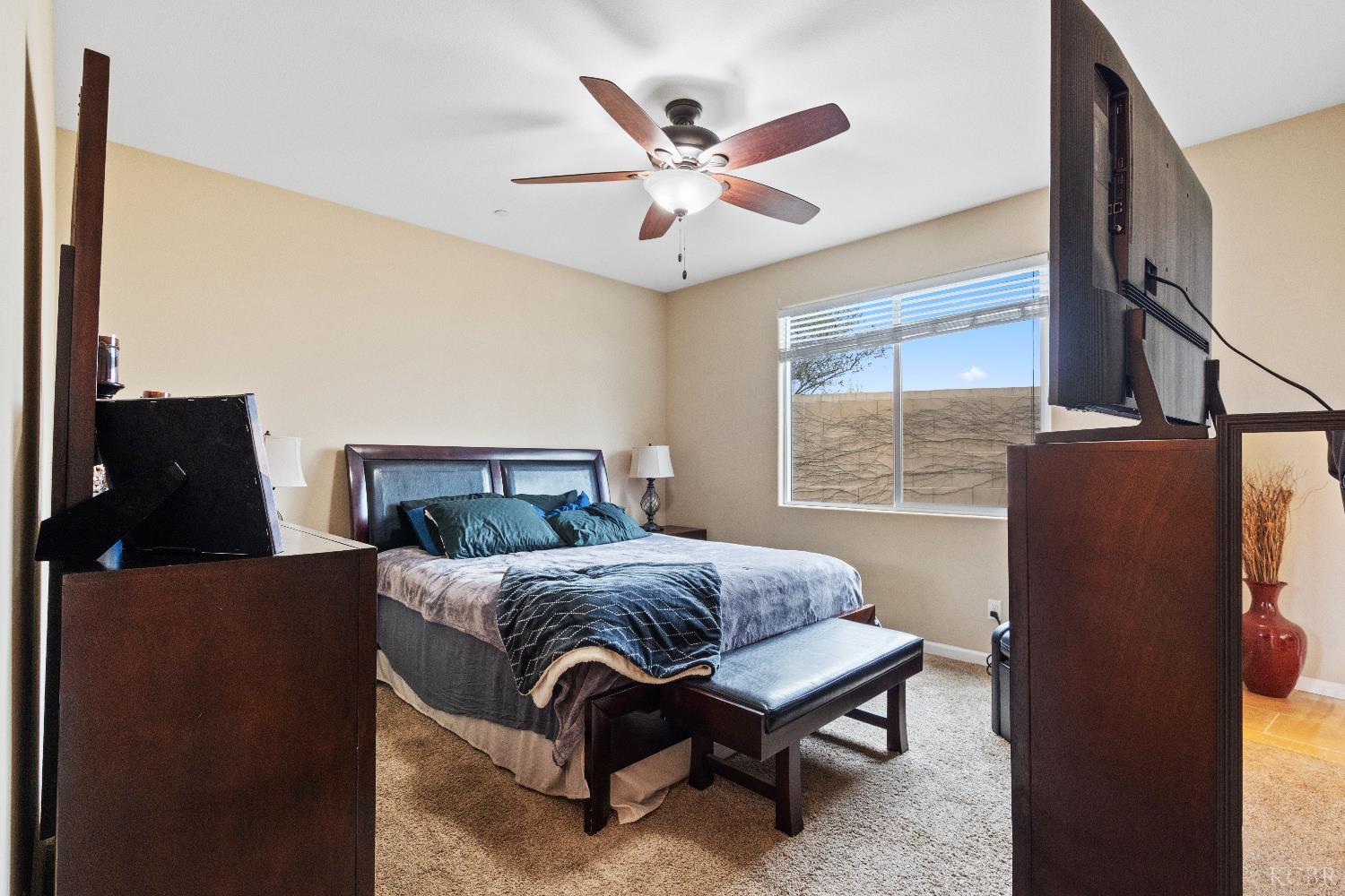 1798 Ambassador Way, Hanford, CA 93230