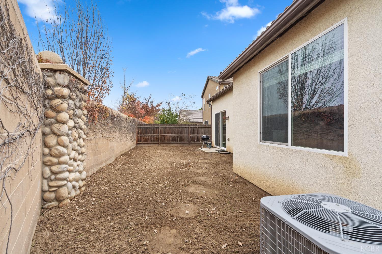 1798 Ambassador Way, Hanford, CA 93230