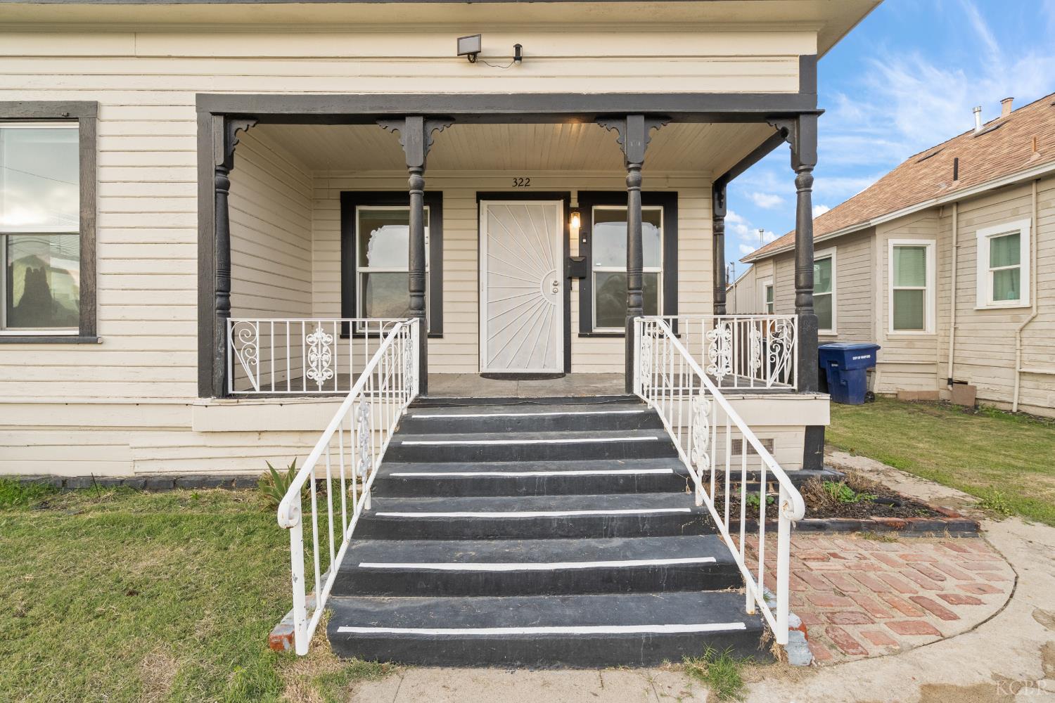 509 Kaweah St, Hanford, CA 93230