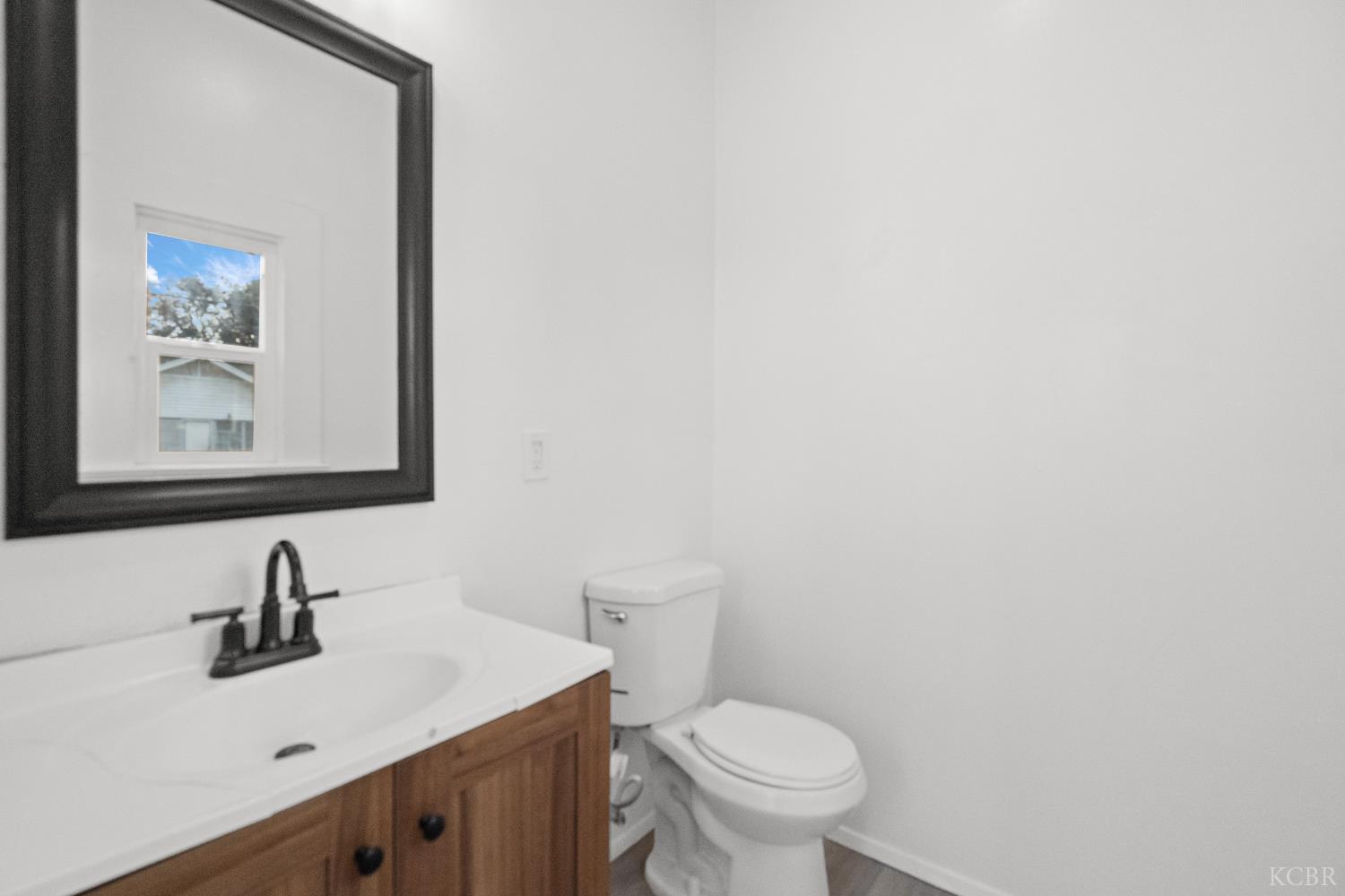 509 Kaweah St, Hanford, CA 93230