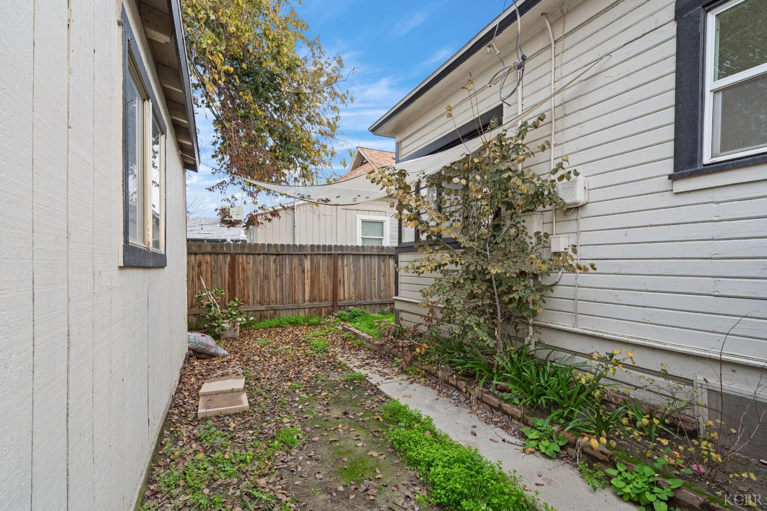 509 Kaweah St, Hanford, CA 93230