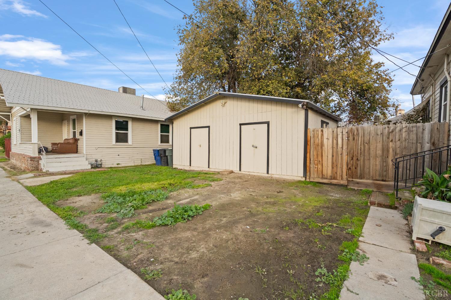 509 Kaweah St, Hanford, CA 93230