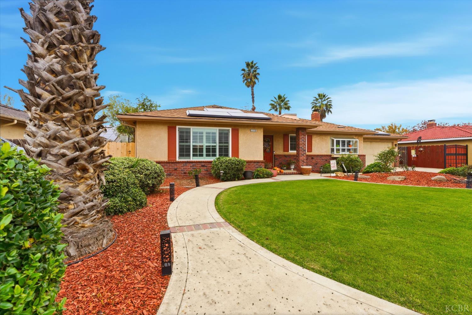 2710 Aspen St, Hanford, CA 93230