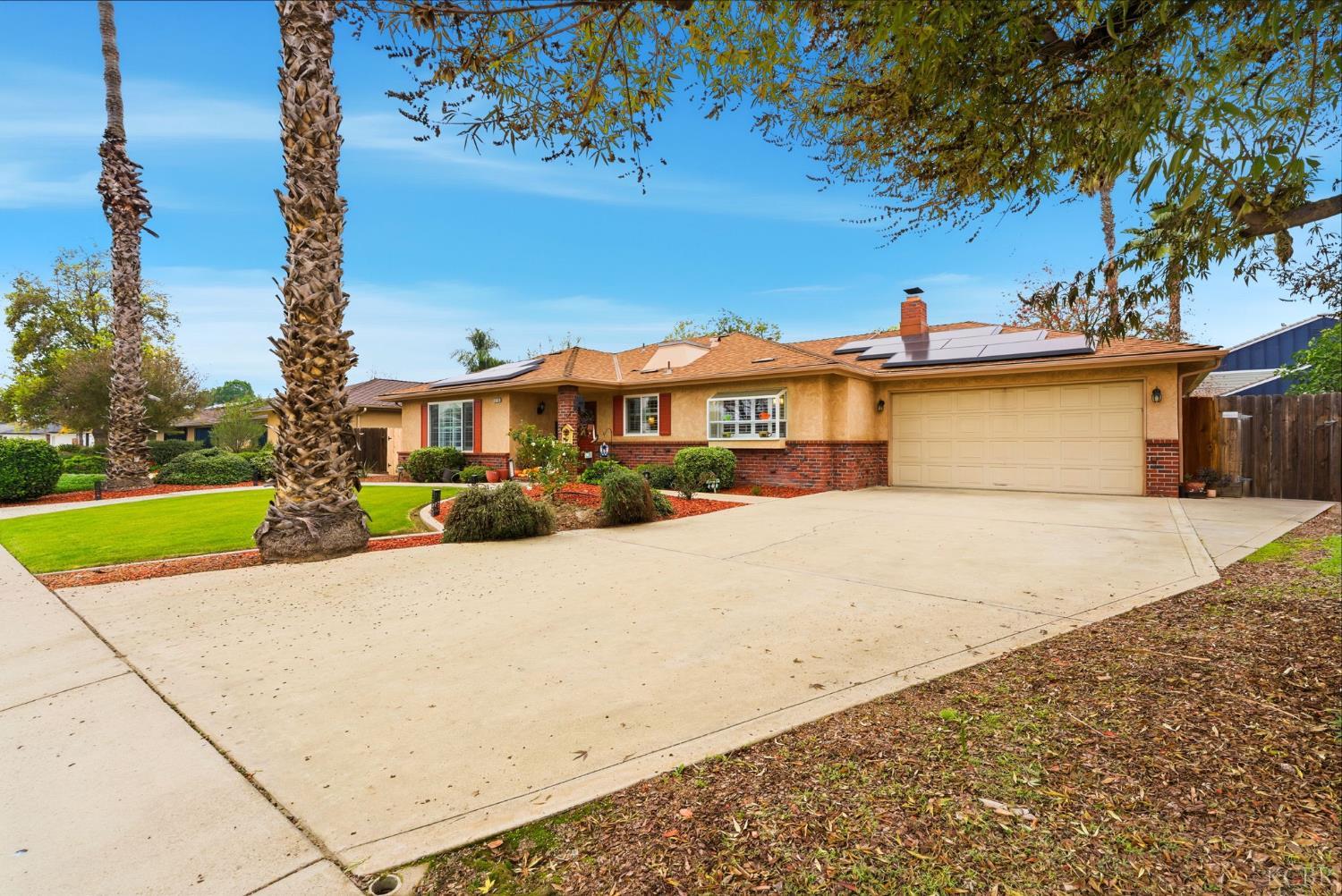 2710 Aspen St, Hanford, CA 93230