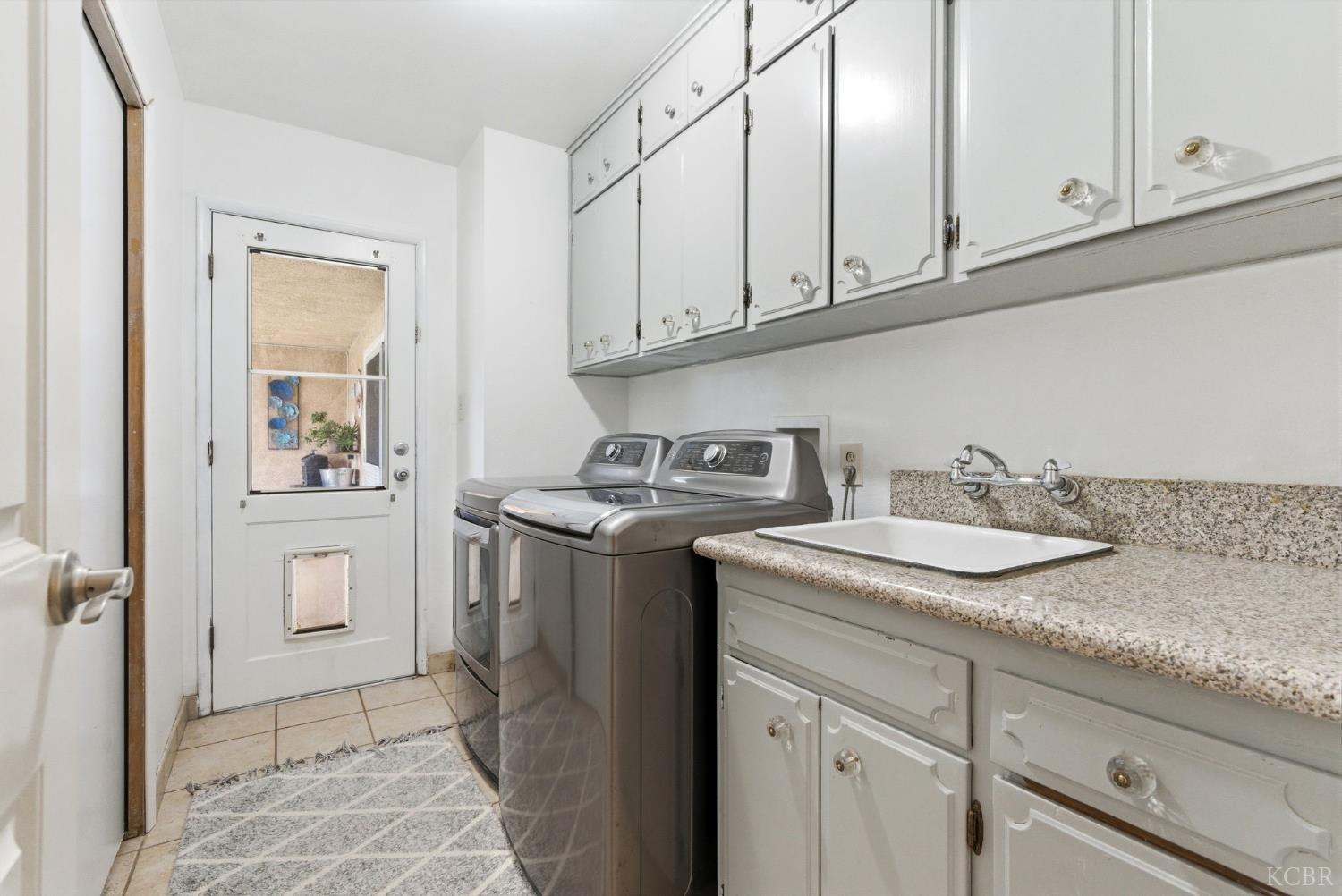 2710 Aspen St, Hanford, CA 93230