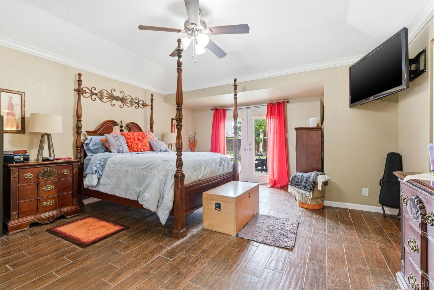 2710 Aspen St, Hanford, CA 93230