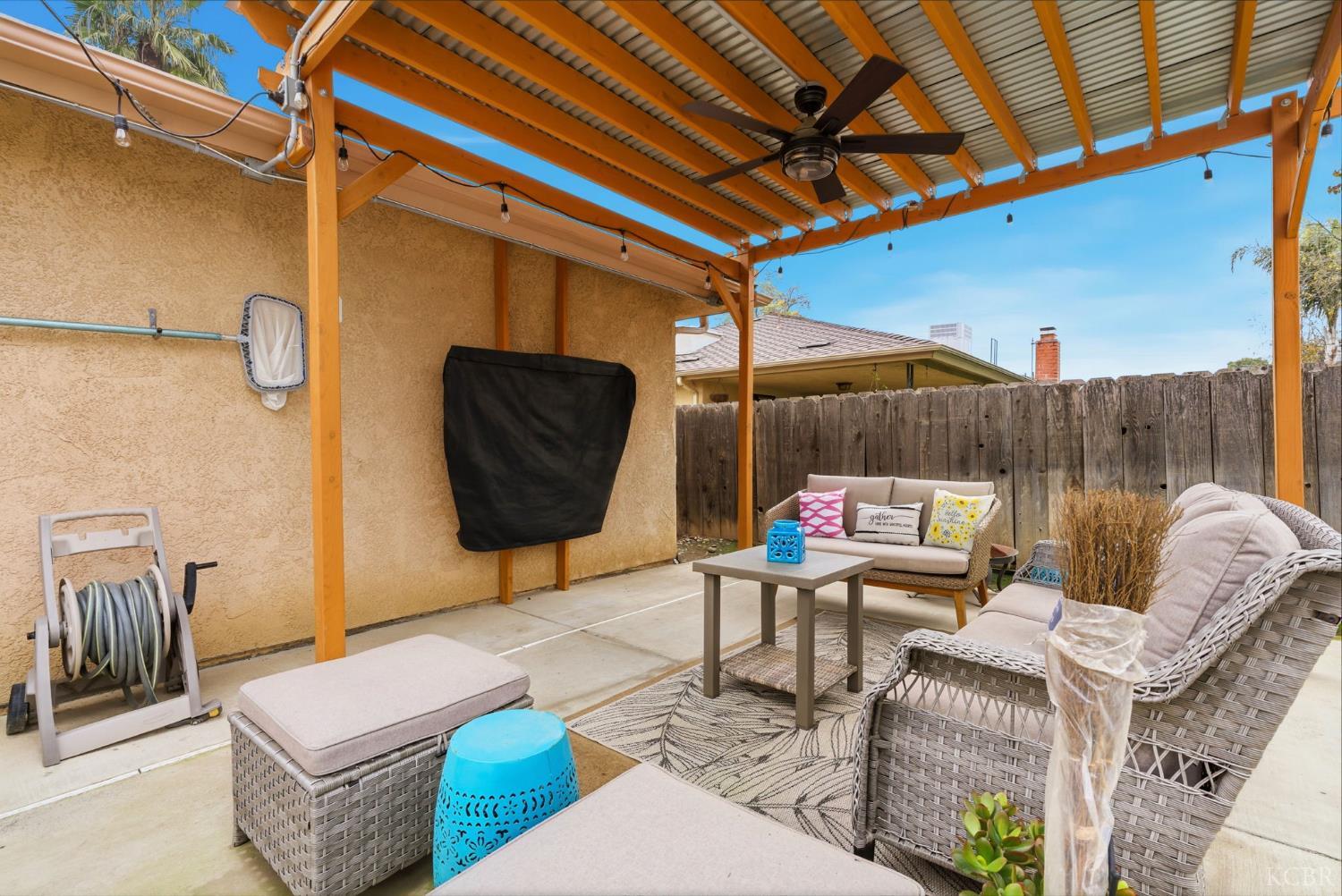 2710 Aspen St, Hanford, CA 93230