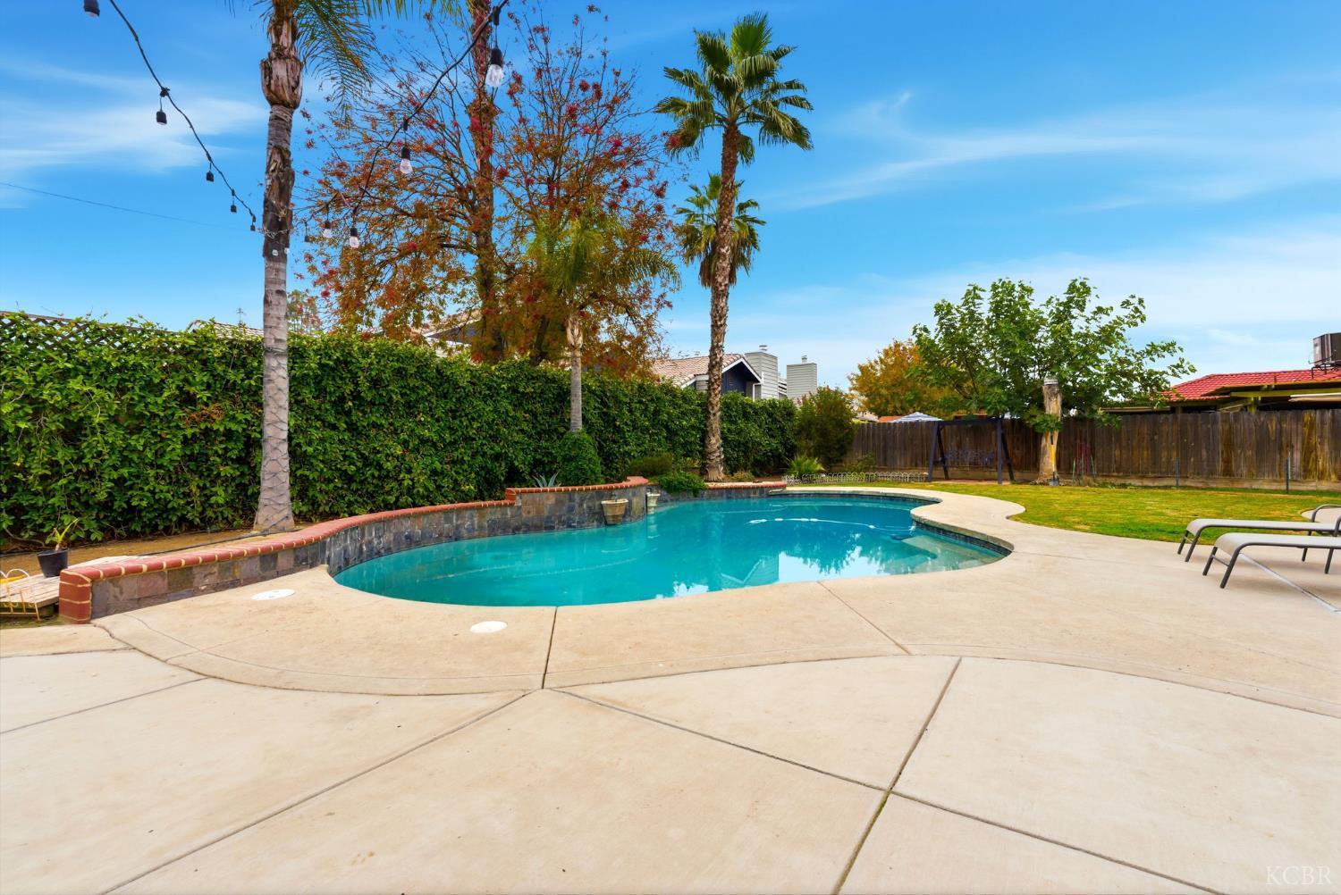 2710 Aspen St, Hanford, CA 93230