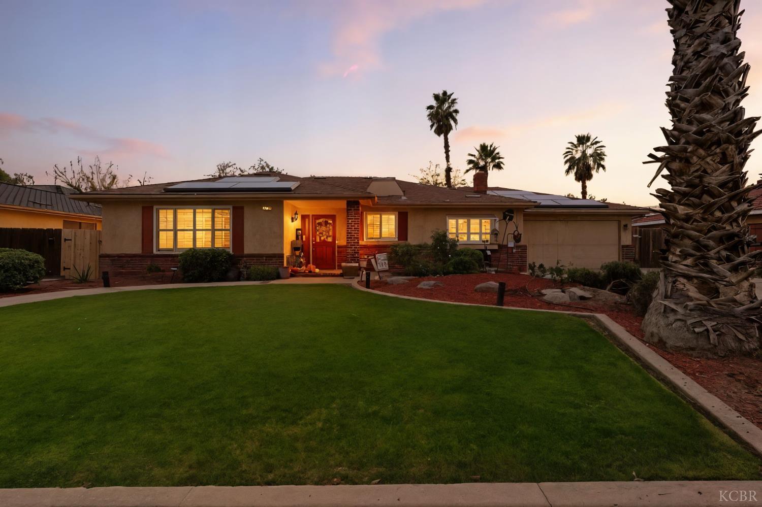 2710 Aspen St, Hanford, CA 93230