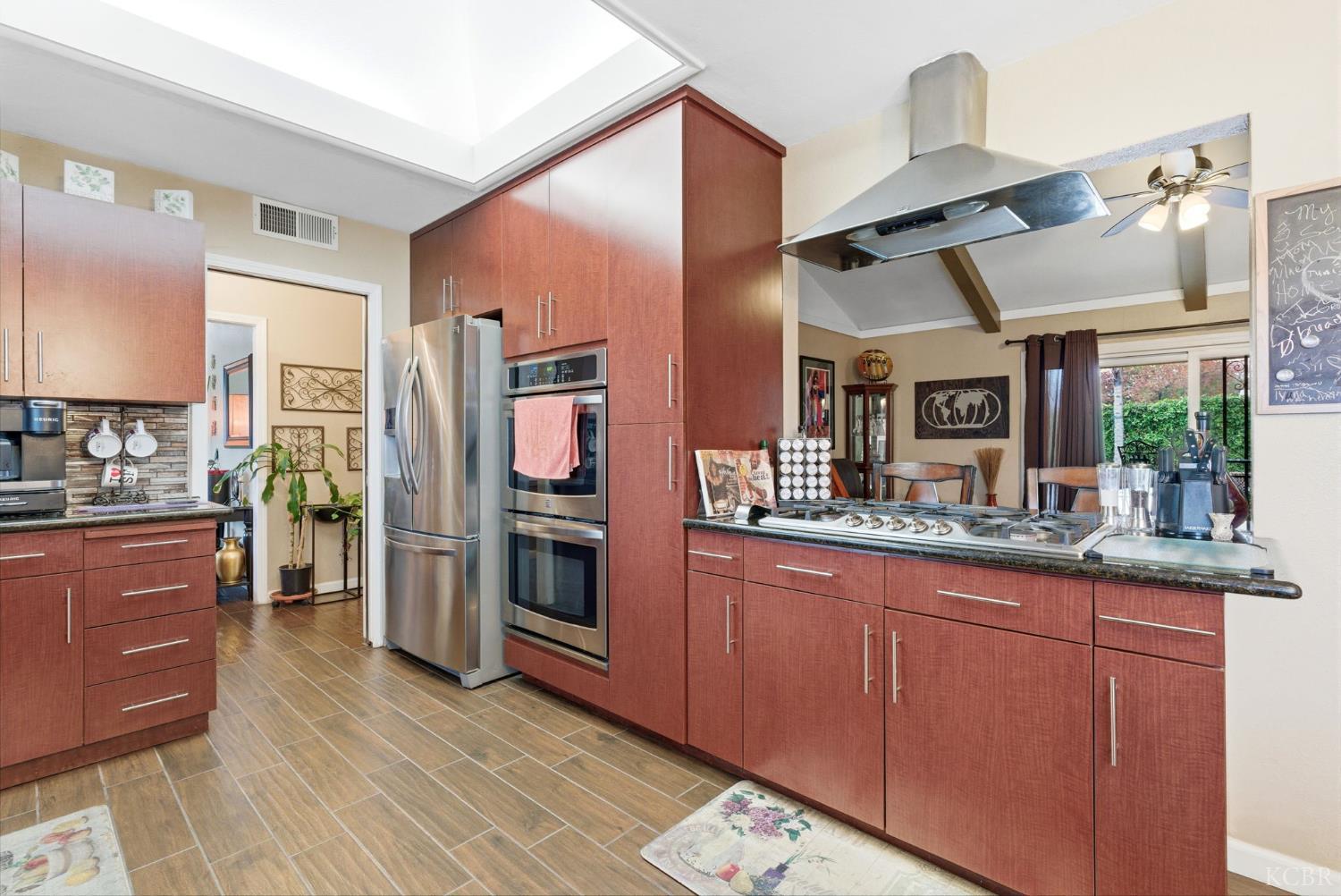 2710 Aspen St, Hanford, CA 93230