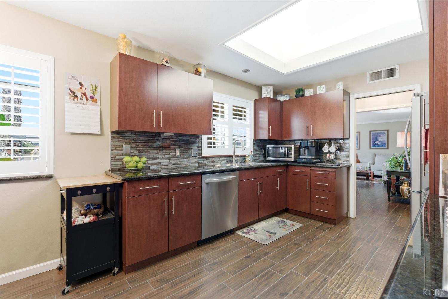 2710 Aspen St, Hanford, CA 93230