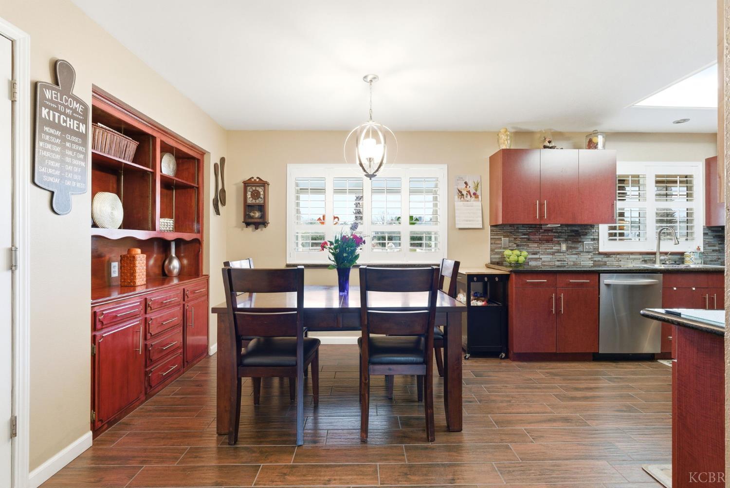 2710 Aspen St, Hanford, CA 93230