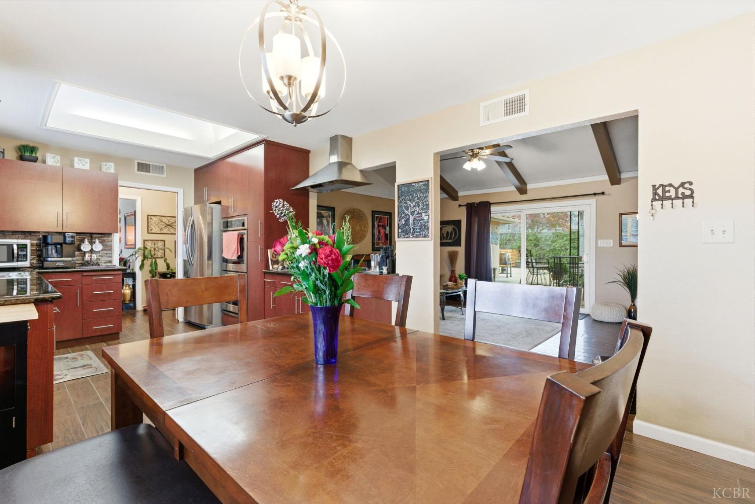 2710 Aspen St, Hanford, CA 93230