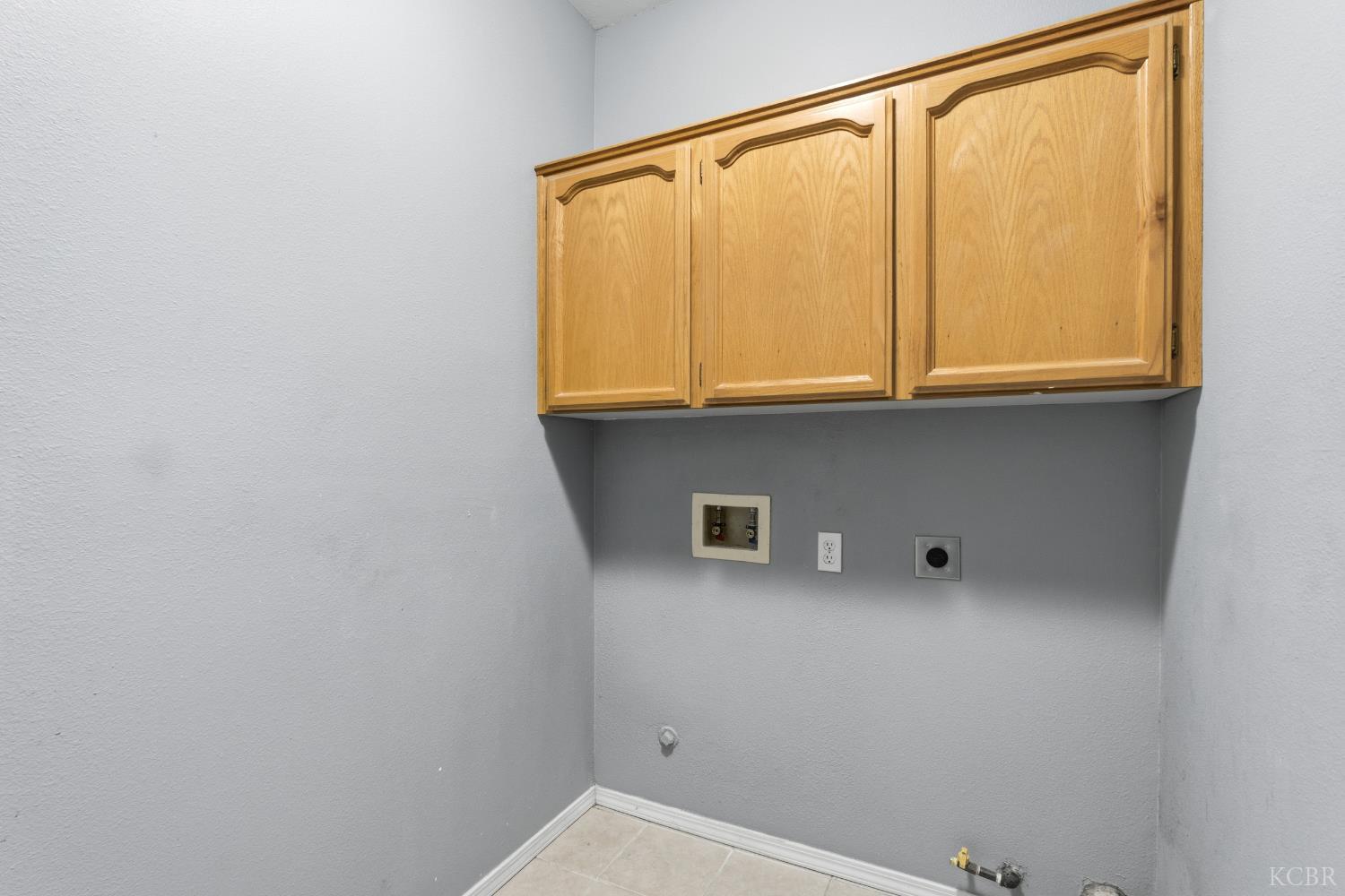 3178 Hickory Ct, Hanford, CA 93230