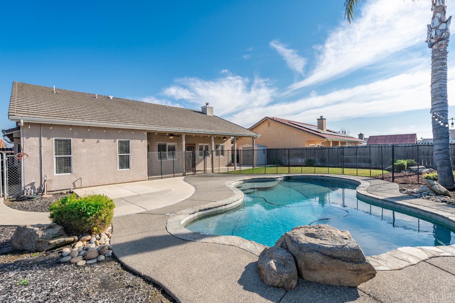 3178 Hickory Ct, Hanford, CA 93230