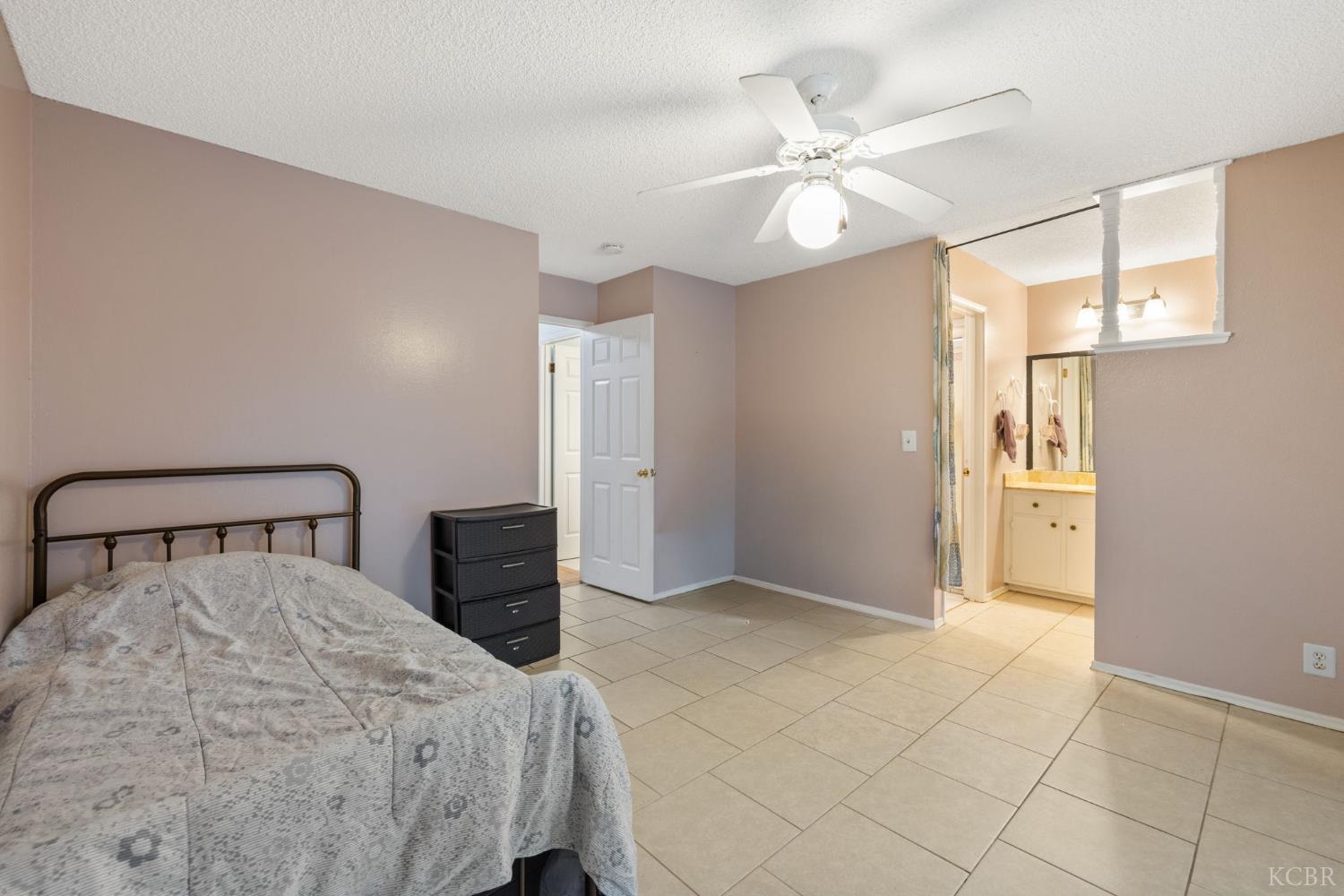 776 Cedar Lane, Lemoore, CA 93245