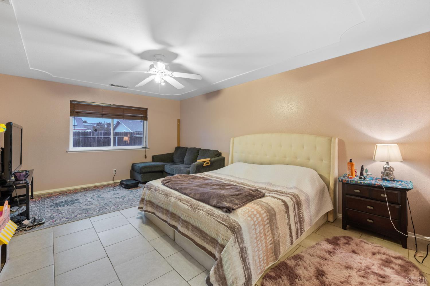 776 Cedar Lane, Lemoore, CA 93245