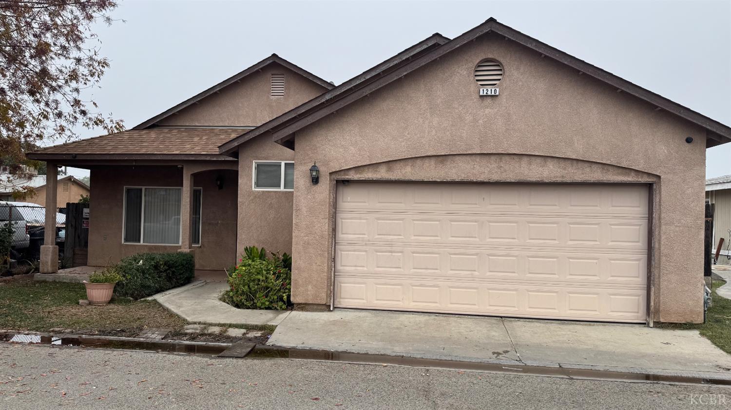 1210 Village Dr, Corcoran, CA 93212