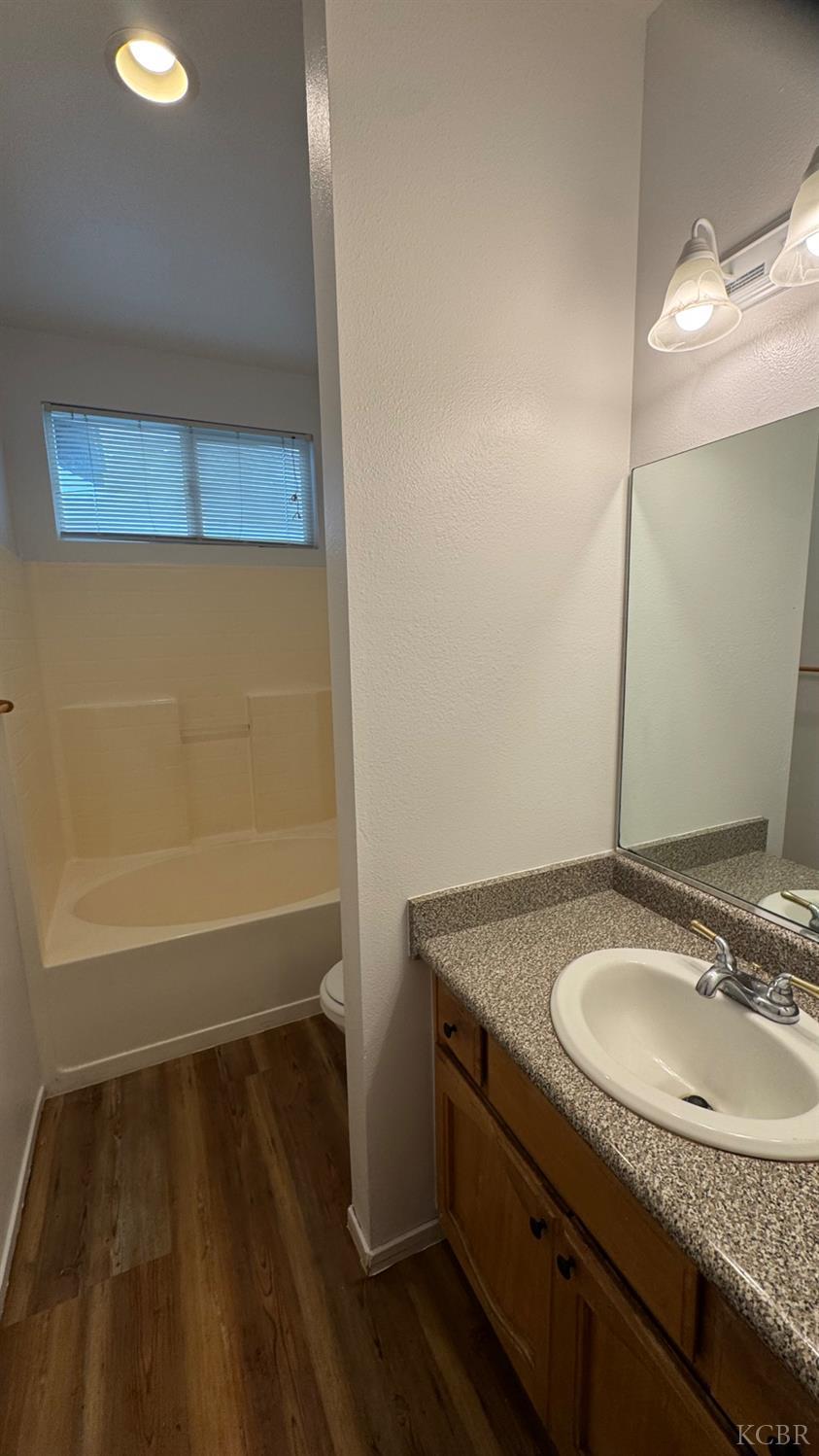 1210 Village Dr, Corcoran, CA 93212