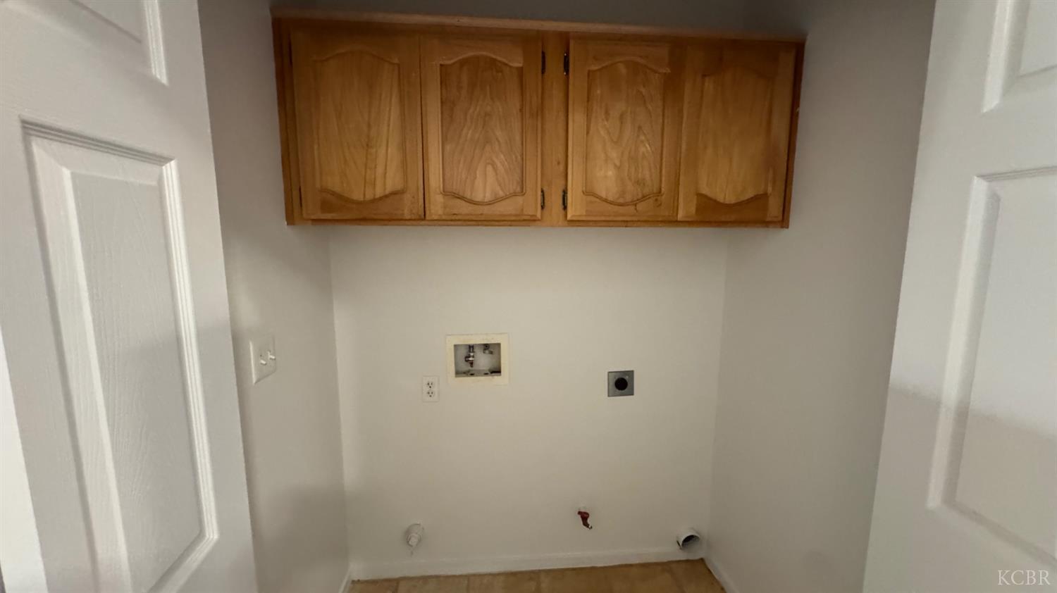 1210 Village Dr, Corcoran, CA 93212