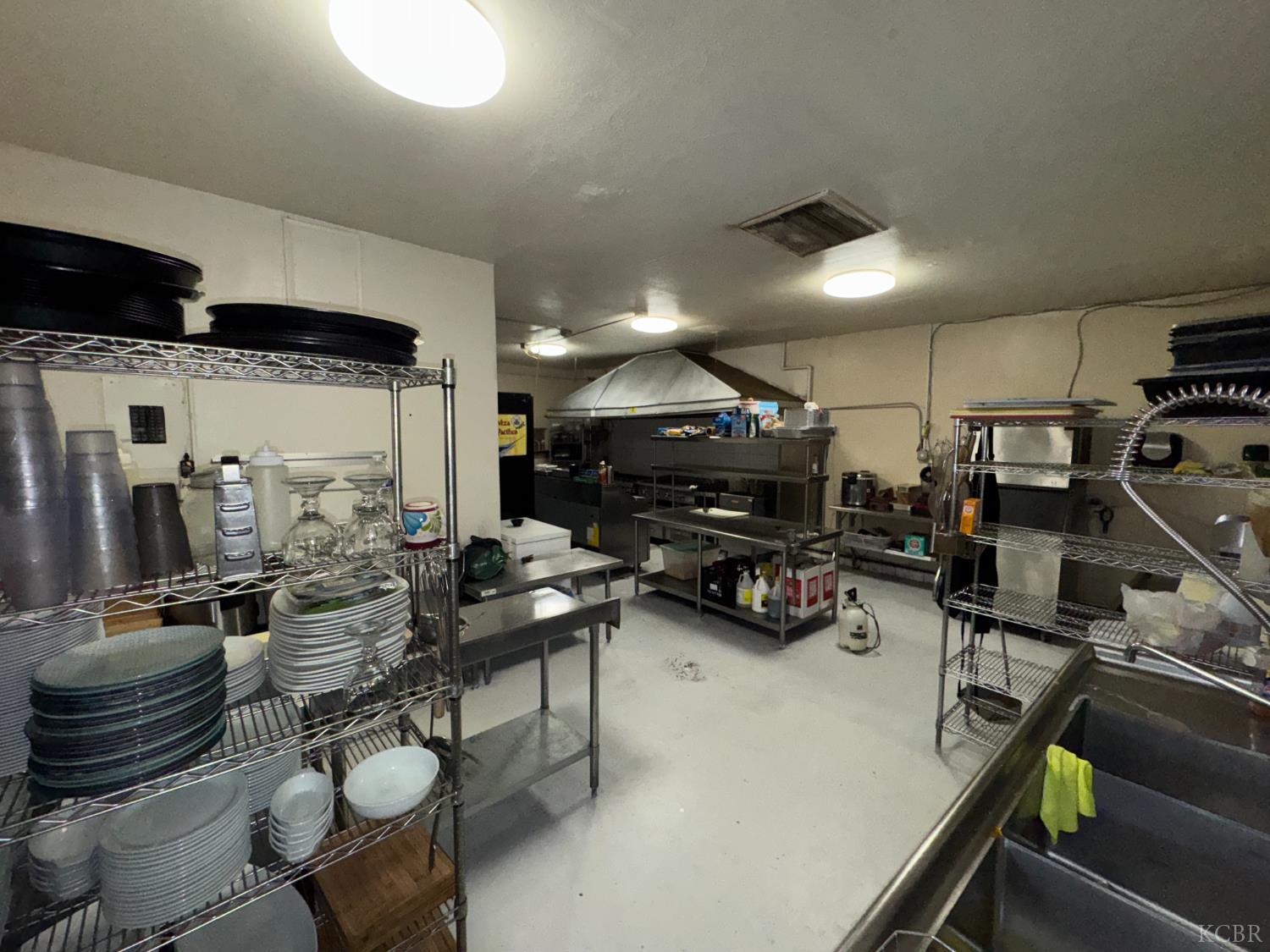 707 12th Ave, Delano, CA 93215