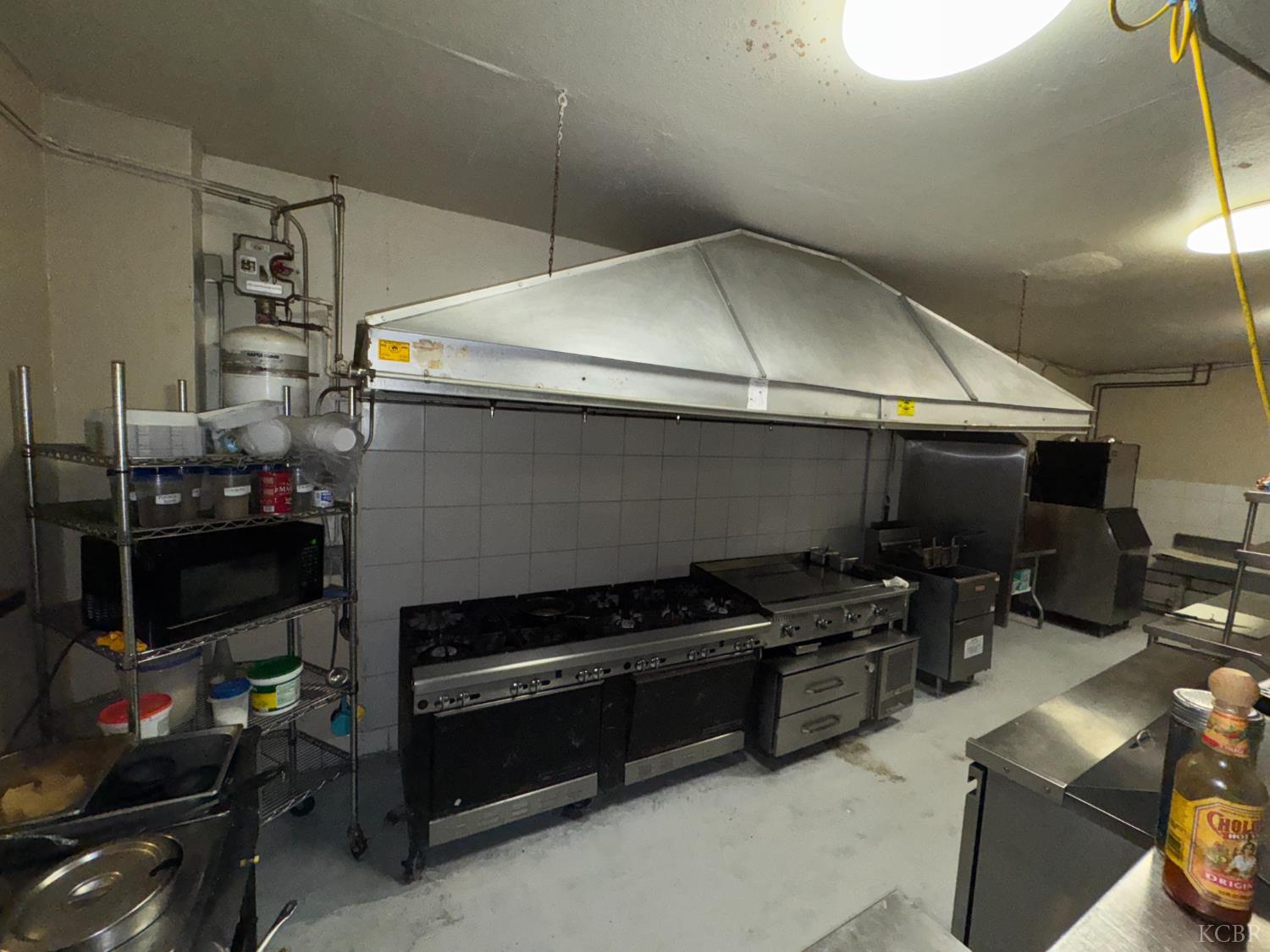 707 12th Ave, Delano, CA 93215