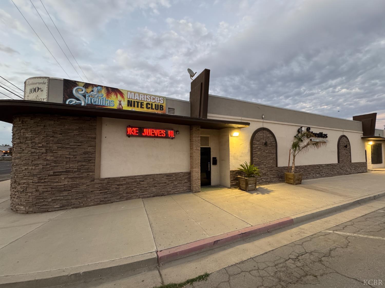 707 12th Ave, Delano, CA 93215