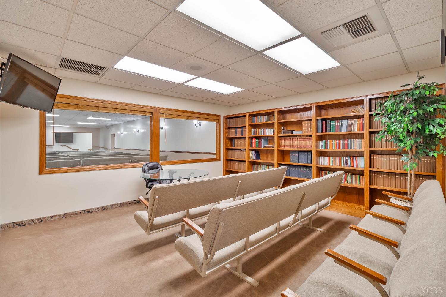 2730 W Kruger Ave, Riverdale, CA 93656