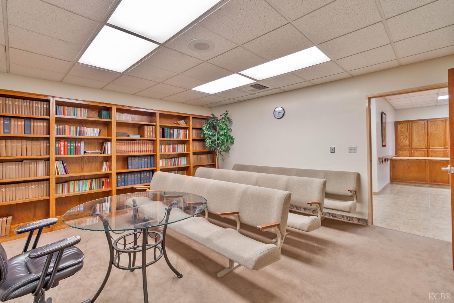 2730 W Kruger Ave, Riverdale, CA 93656