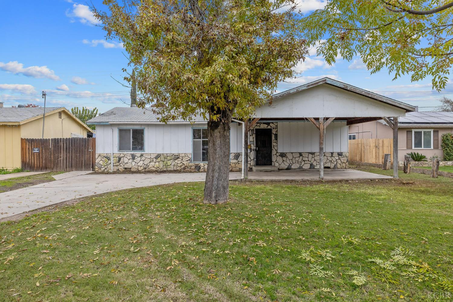 215 Lombardy Ln, Lemoore, CA 93245