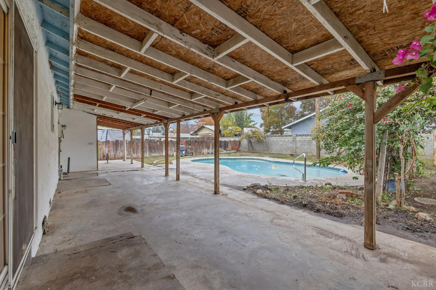 215 Lombardy Ln, Lemoore, CA 93245