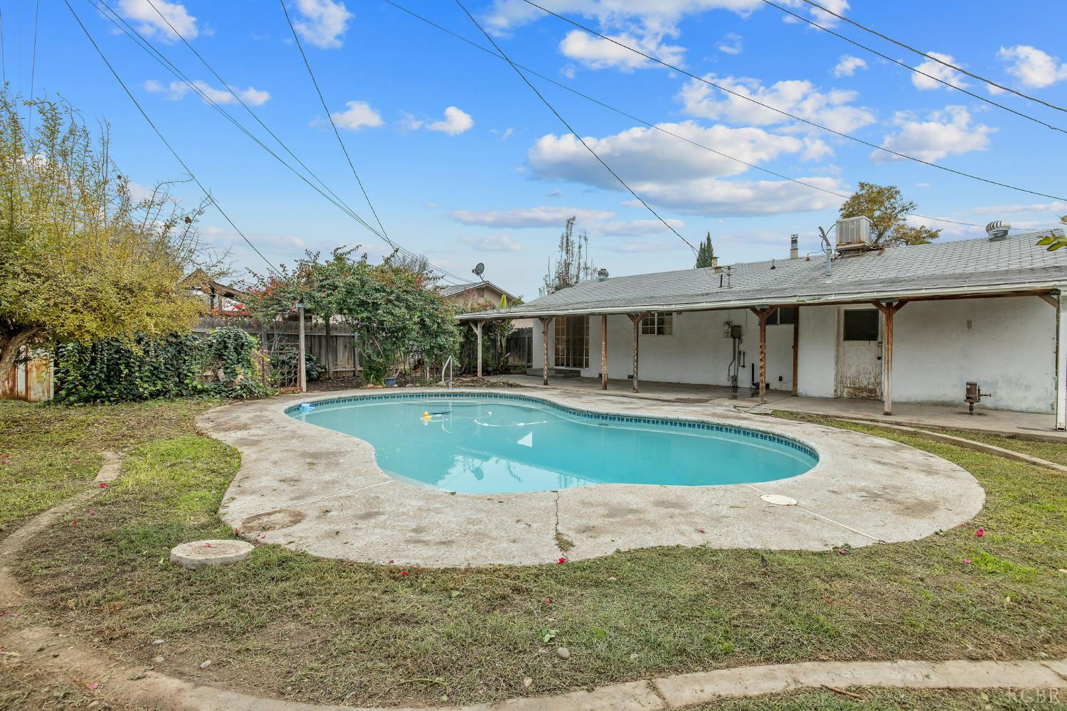 215 Lombardy Ln, Lemoore, CA 93245